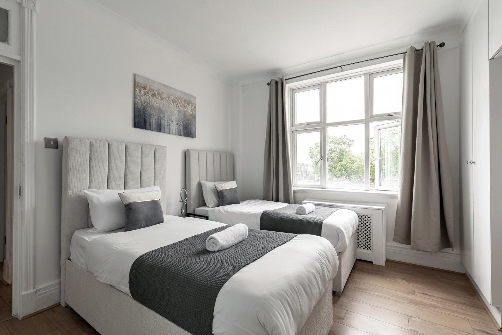 Marble Arch Apartments London Room photo